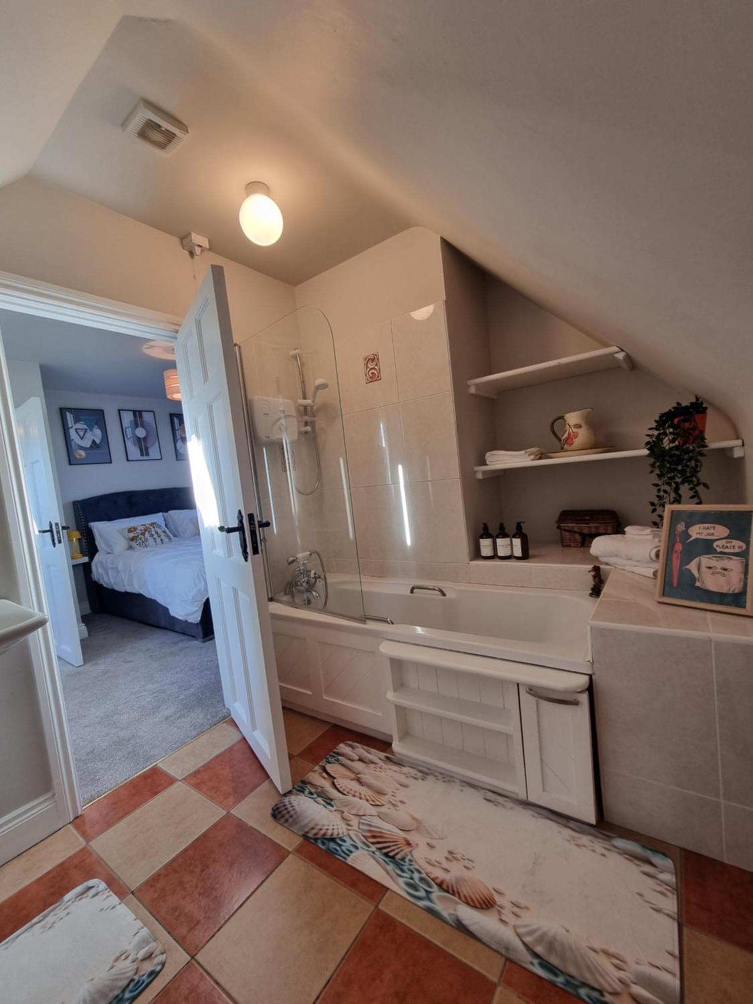 The Pink Door Apartment Killala Екстериор снимка