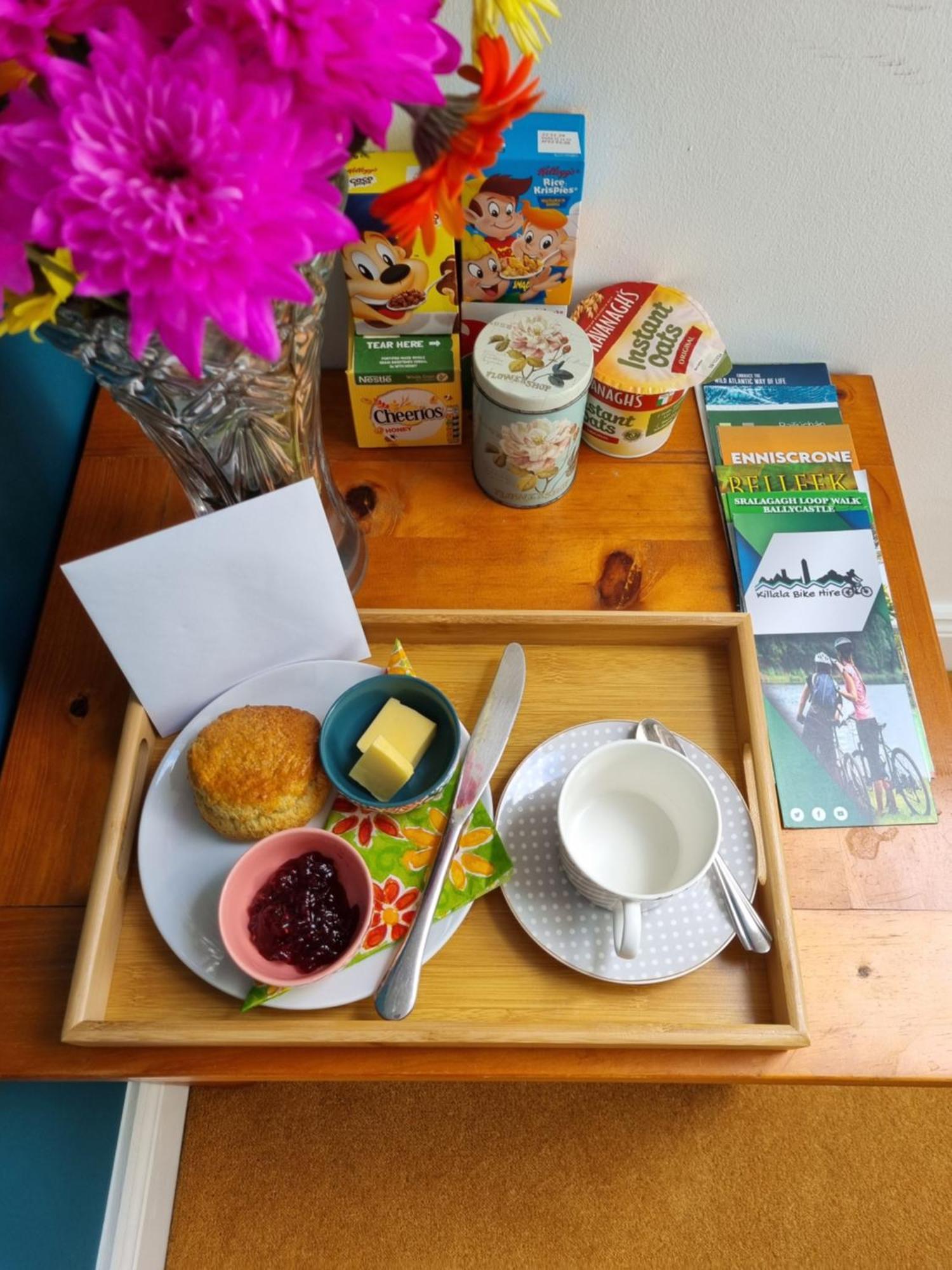 The Pink Door Apartment Killala Екстериор снимка